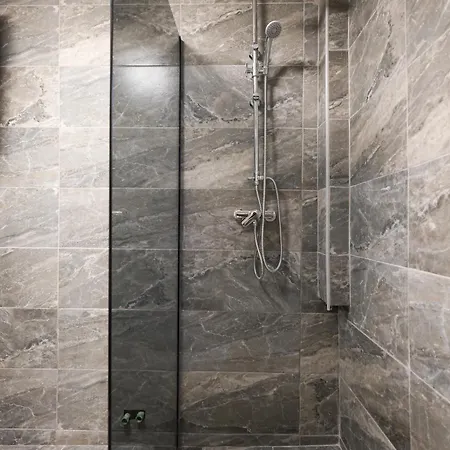 Center 2 Bedroom M 아파트 자다르