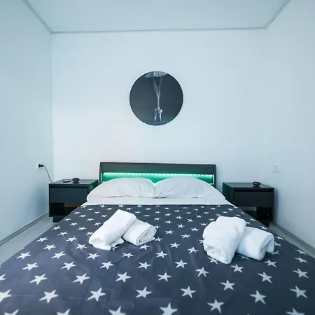 Center 2 Bedroom M 아파트 *